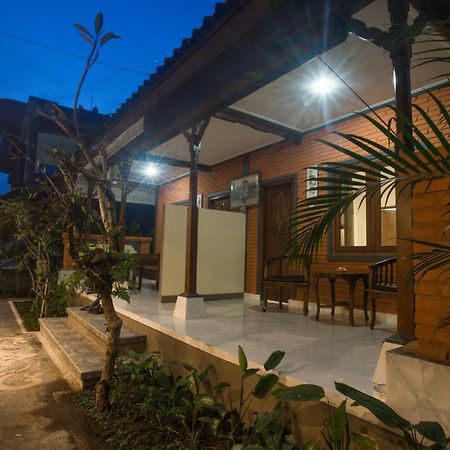 Monka House Hotel Ubud  Exterior photo
